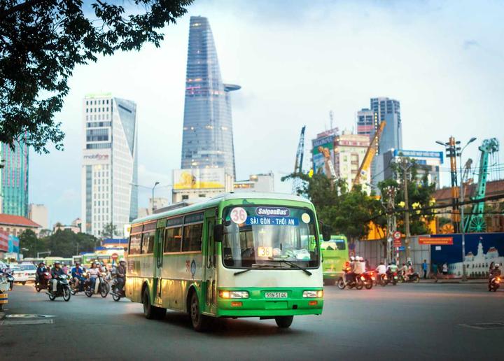 Xu hướng Giật mình ngã nhào khi gặp xe: Hotspot Matrix tiết lộ bí quyết video viral